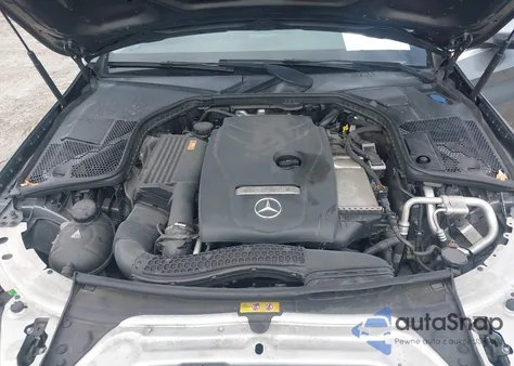 2017 Mercedes-Benz C 300 Luxury/Sport z USA, uszkodzony, nr VIN 55SWF4JB9HU205974